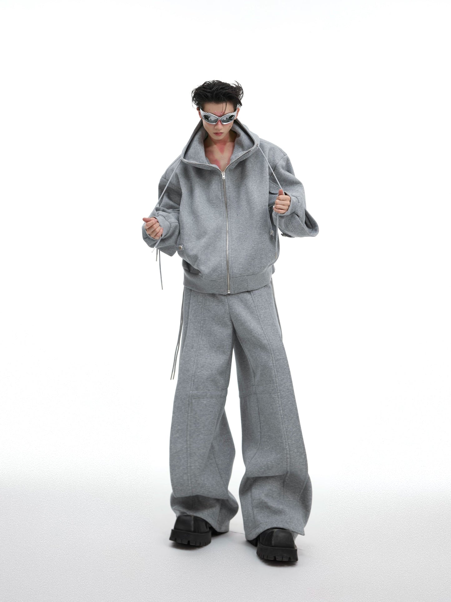 Dekonstruierter Kapuzenpulli & Hosen-Set