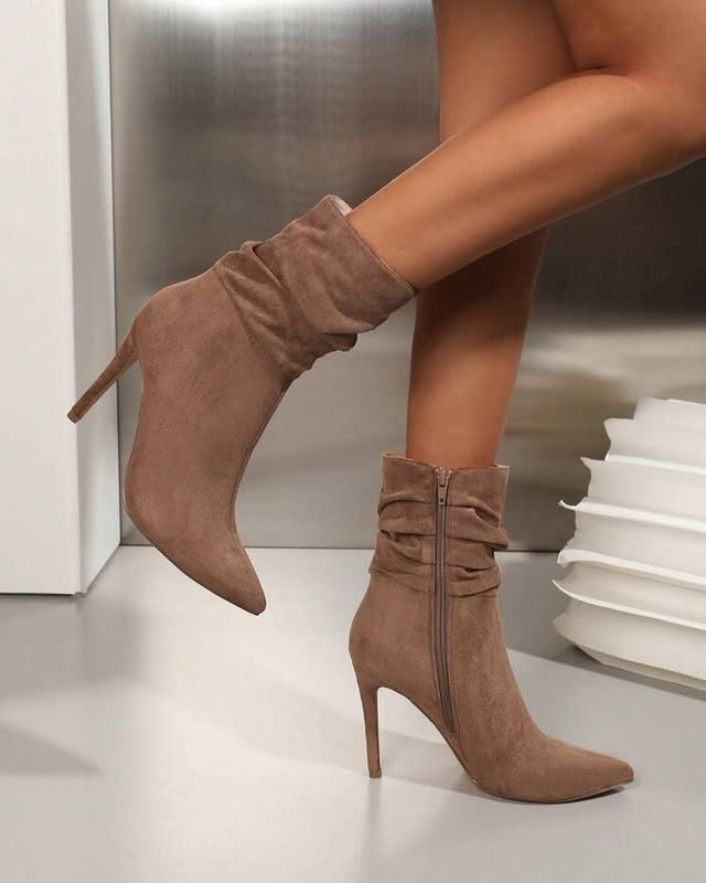 Stiefeletten mit spitzem Absatz | Schicke und zeitlose Eleganz
