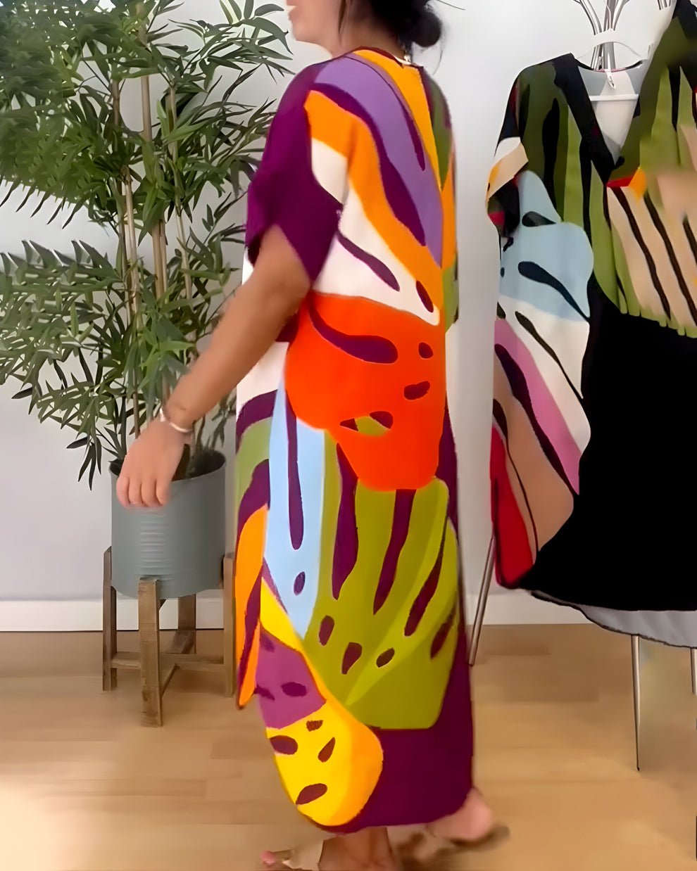 Matilda – Luftiges Kleid mit Blatt-Print | Fließender, Schmeichelhafter Schnitt