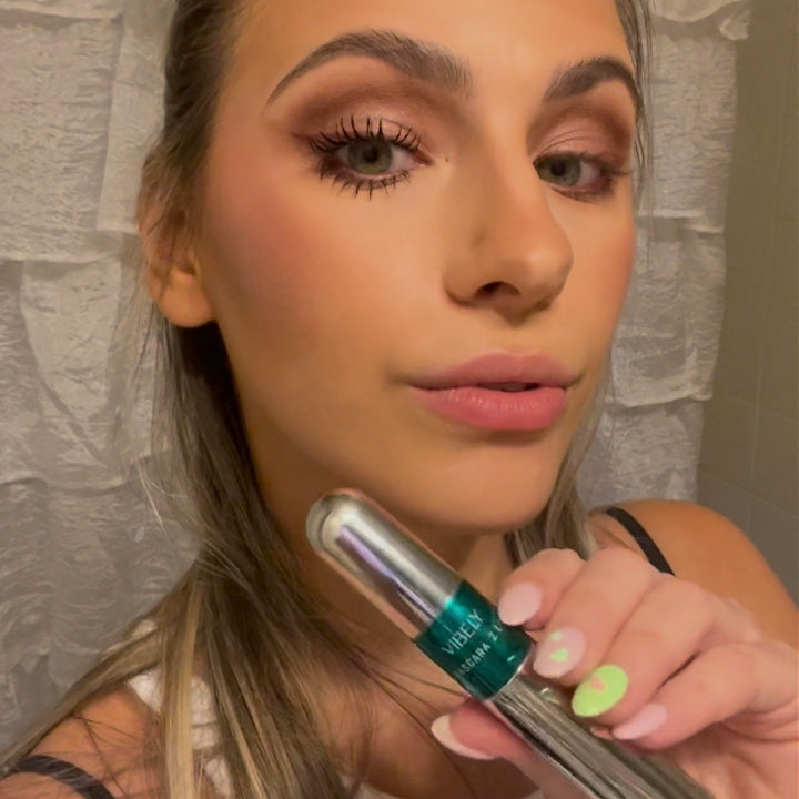 4D LashLift Mascara | Dual-Bürsten Volumen & Wasserfeste Power - 1 + 1 Gratis!