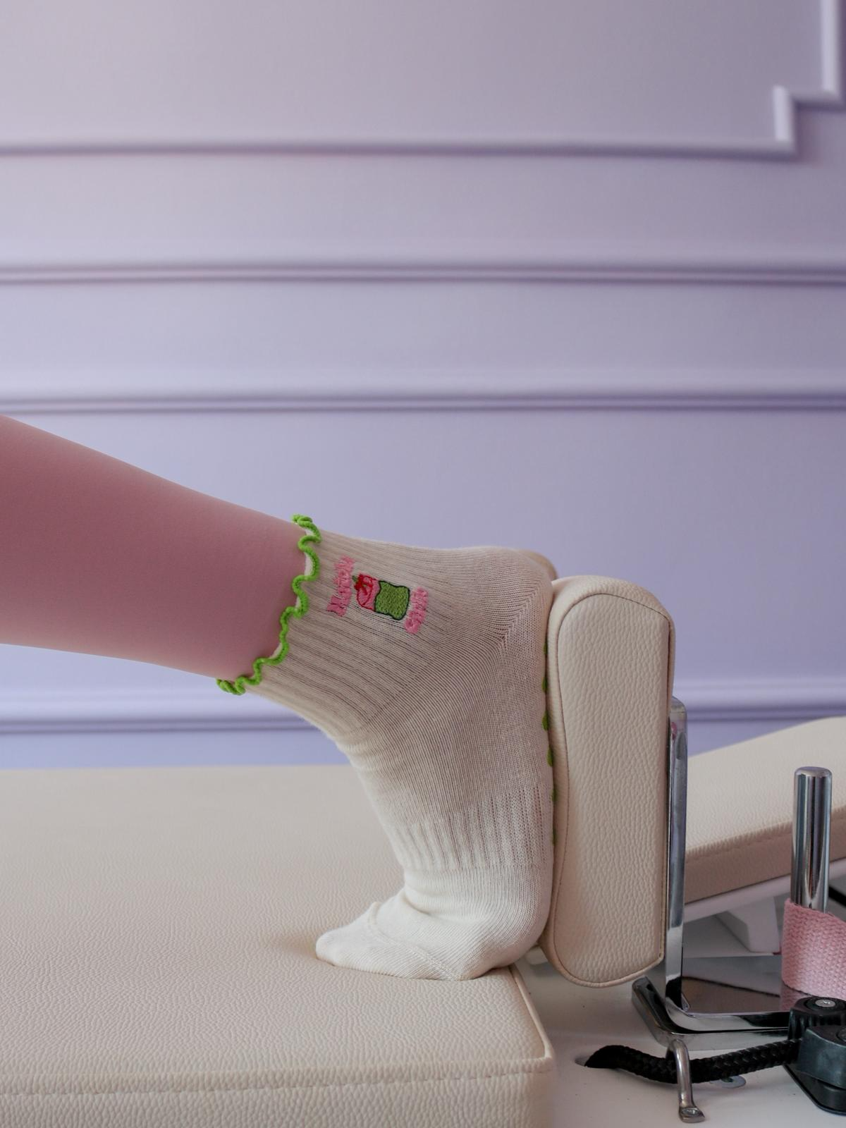 Pilates Grip Socken | Kein Verrutschen, nur Selbstvertrauen - 1 + 1 Gratis!