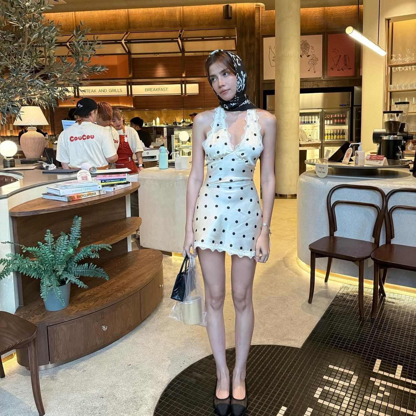 Kirsten – Spitzenkleid mit Punkten | Perfekt für Partys und Verabredungen