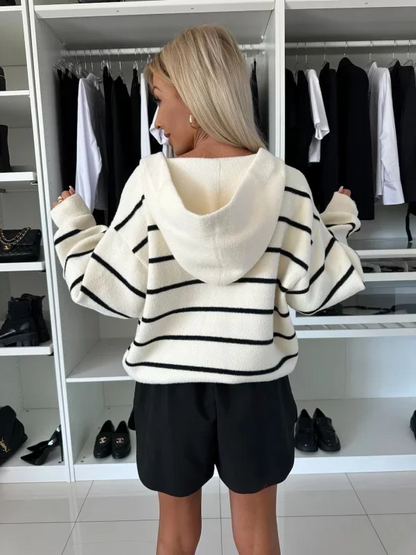 Gestreifte lässige Jacke mit Kapuze und Knöpfen