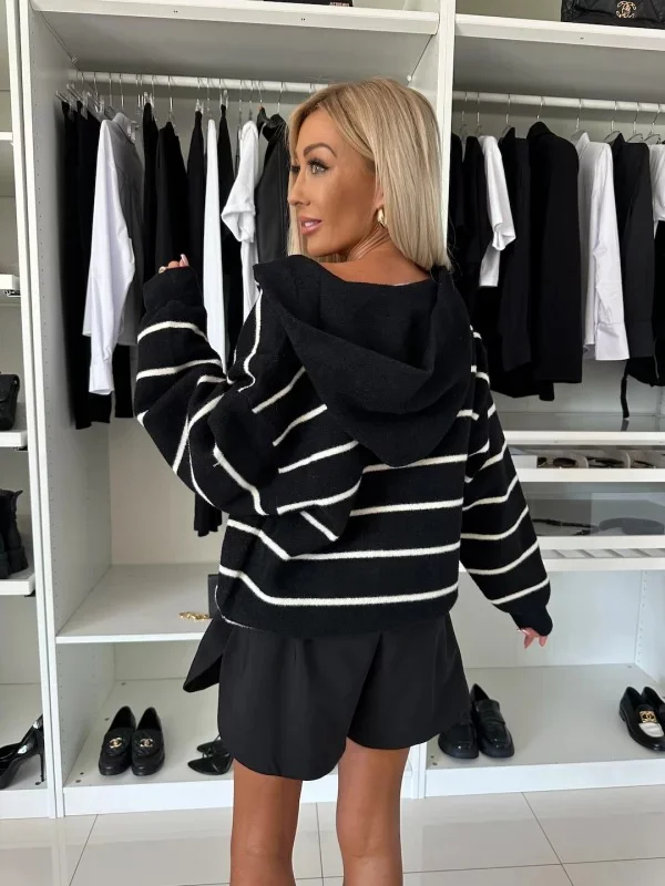 Gestreifte lässige Jacke mit Kapuze und Knöpfen