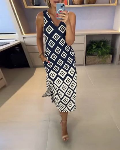 Romy - Schlichtes und Einfaches Kleid mit V-Ausschnitt | Das Ultimative Kleidungsstück für Den Sommer